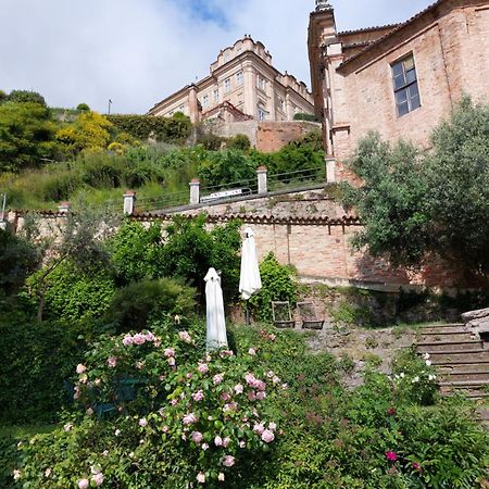 Il Giardino Di Olivia Apartment Guarene Bagian luar foto