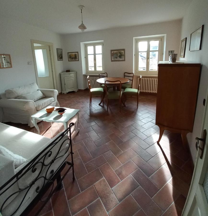 Il Giardino Di Olivia Apartment Guarene Bagian luar foto