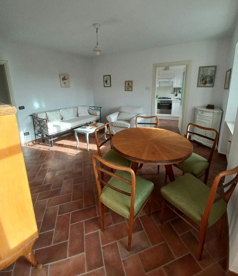 Il Giardino Di Olivia Apartment Guarene Bagian luar foto