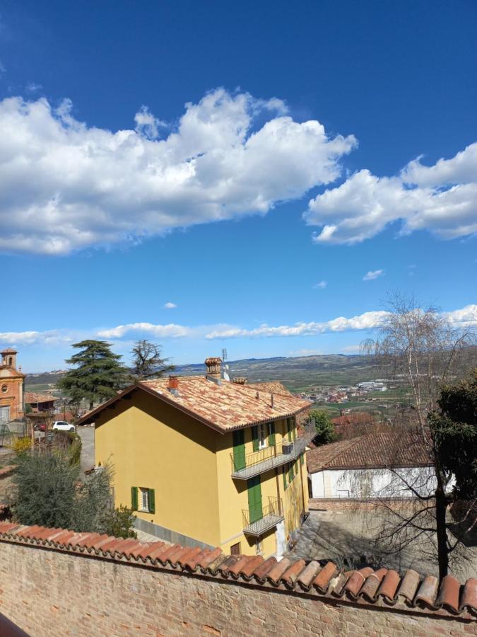 Il Giardino Di Olivia Apartment Guarene Bagian luar foto