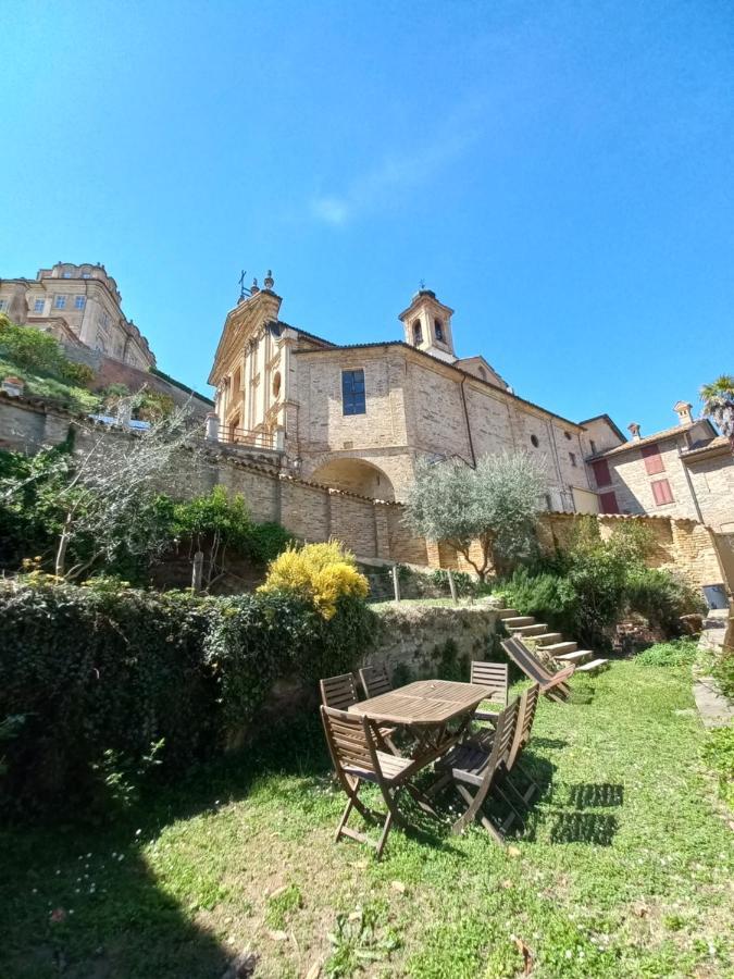 Il Giardino Di Olivia Apartment Guarene Bagian luar foto