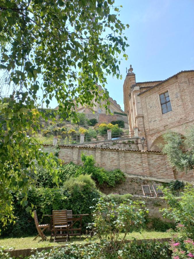 Il Giardino Di Olivia Apartment Guarene Bagian luar foto