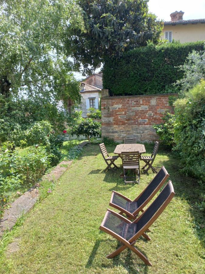 Il Giardino Di Olivia Apartment Guarene Bagian luar foto