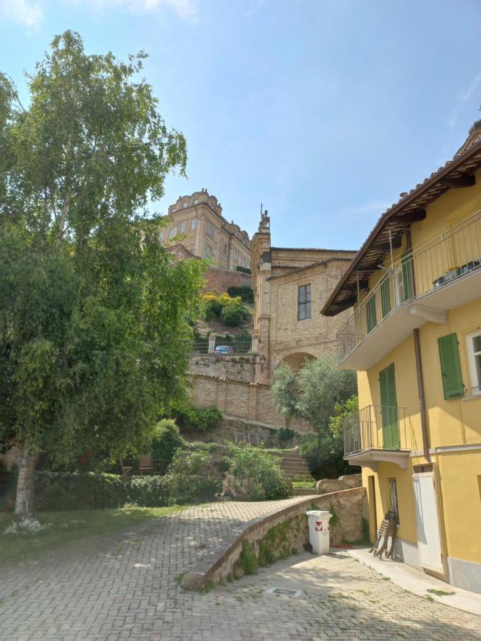 Il Giardino Di Olivia Apartment Guarene Bagian luar foto