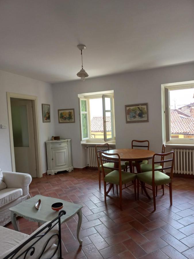 Il Giardino Di Olivia Apartment Guarene Bagian luar foto