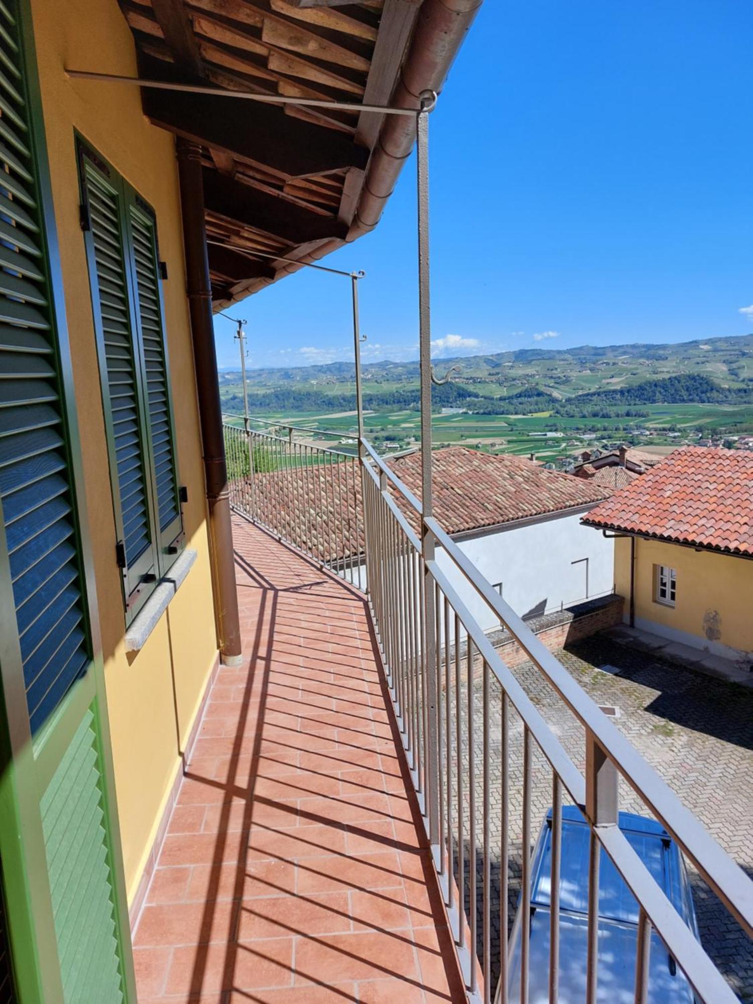 Il Giardino Di Olivia Apartment Guarene Bagian luar foto